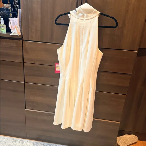 Vince Camuto Ivory Halter Bow Midi Dress - Picture 3 of 9